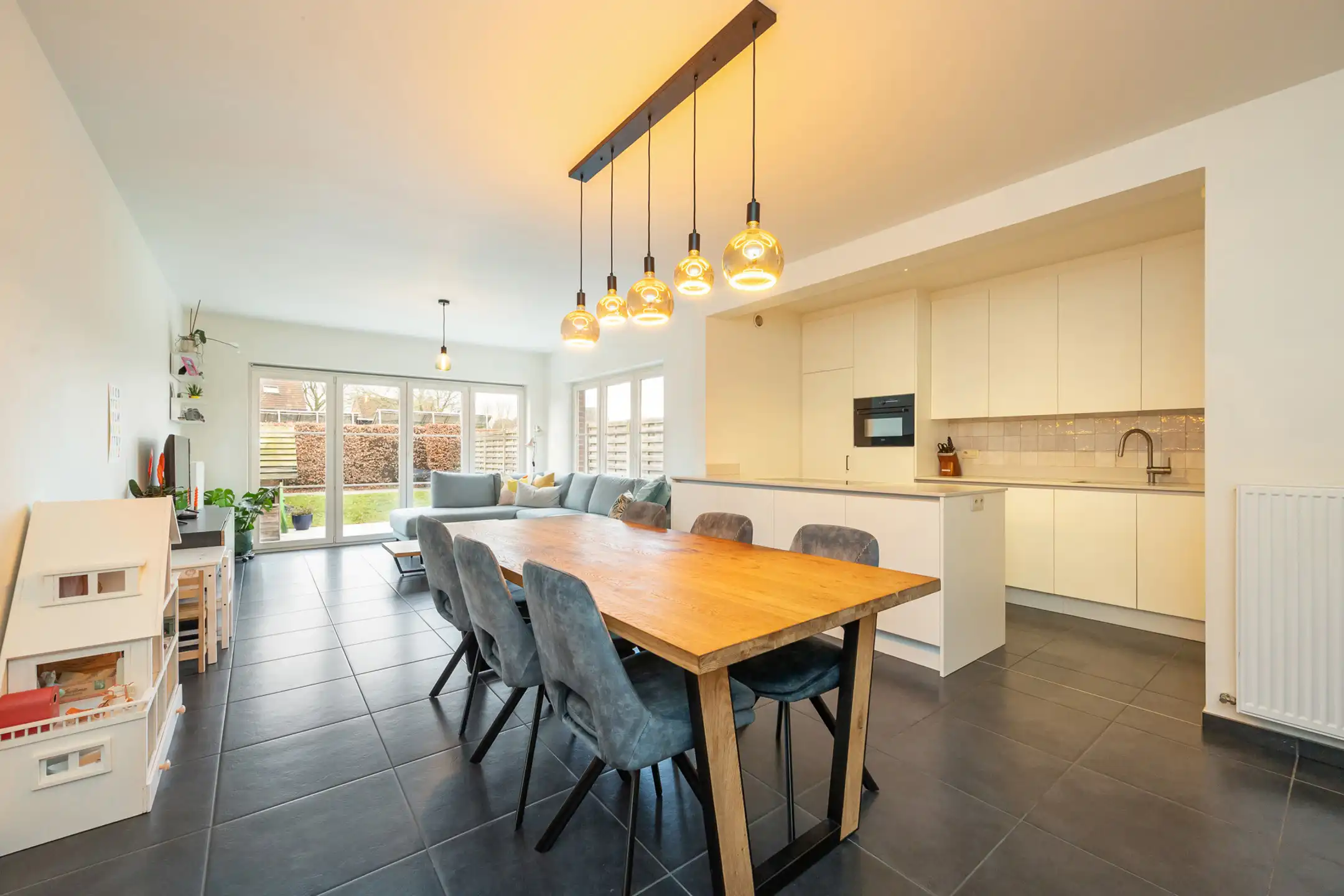 Energiezuinige gezinswoning in doodlopende straat te Beerse! foto 2