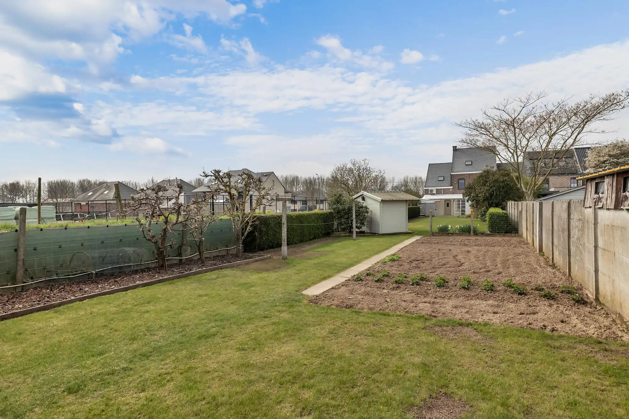Goed onderhouden woning met garage op strategische locatie foto 24