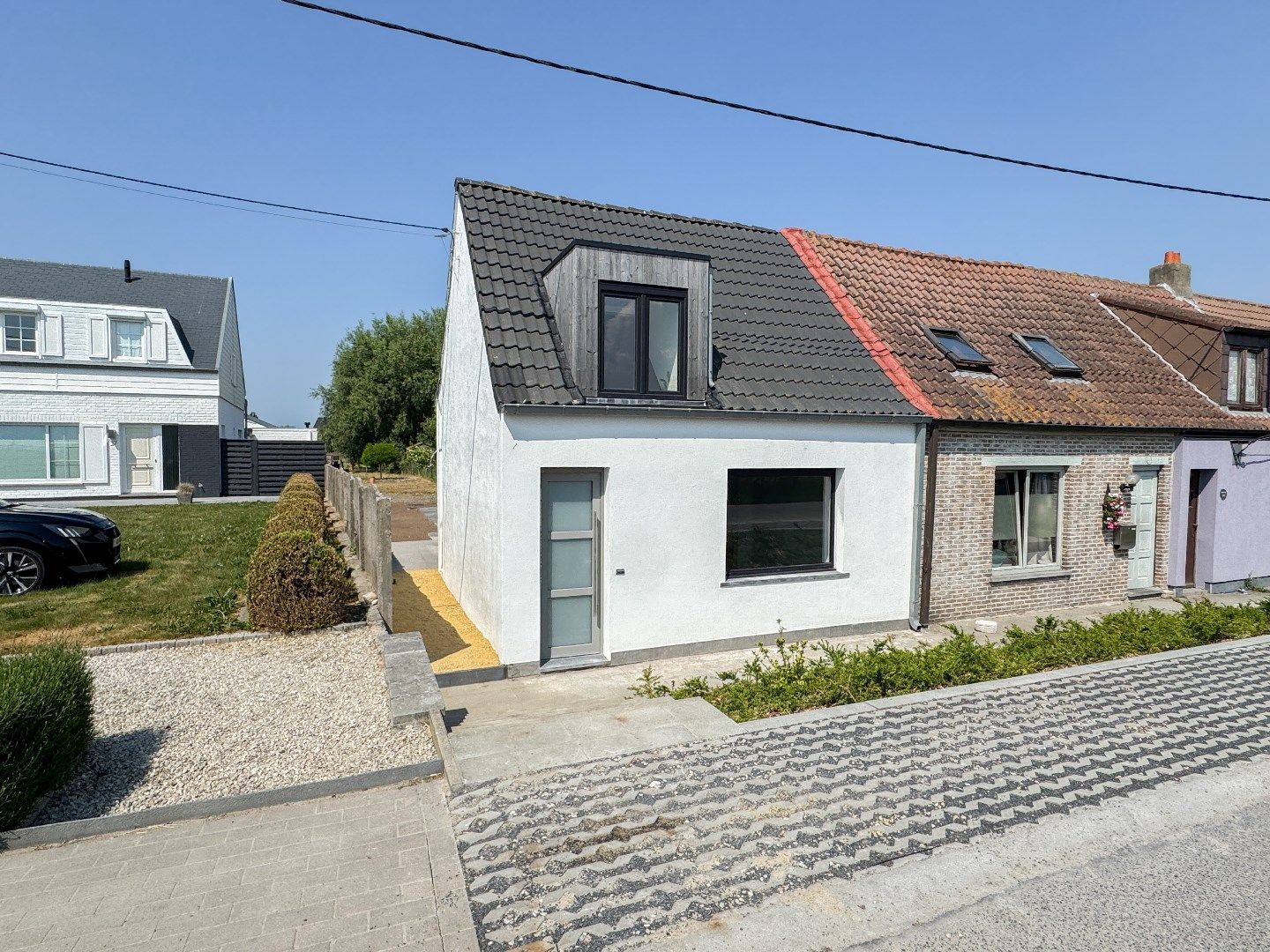 Volledig vernieuwde halfopen bebouwing langs kanaal Plassendale-Nieuwpoort in Leffinge! foto 2