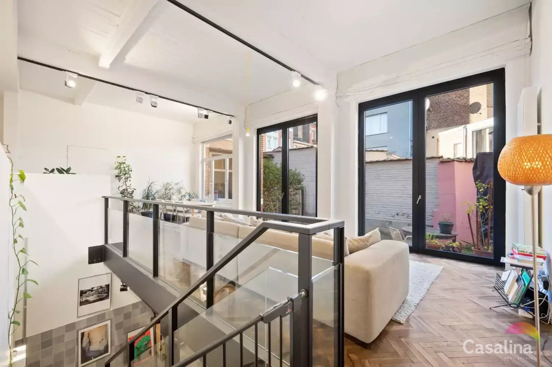 Prachtige gerenoveerde duplex-loft met 3 slpk. en privé-tuin foto 8