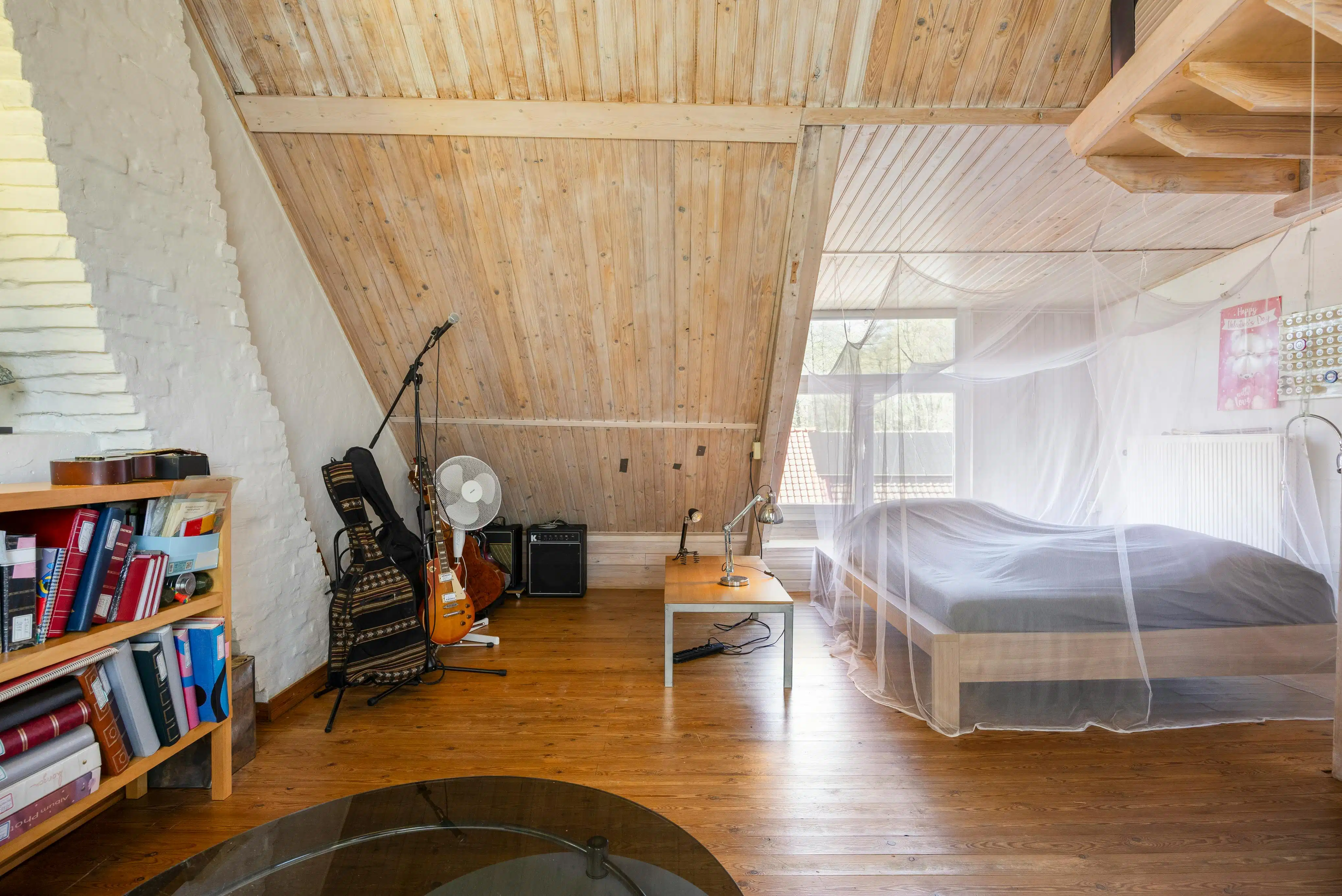 Instapklare gezinswoning met 5 slaapkamers en ruime tuin foto 22