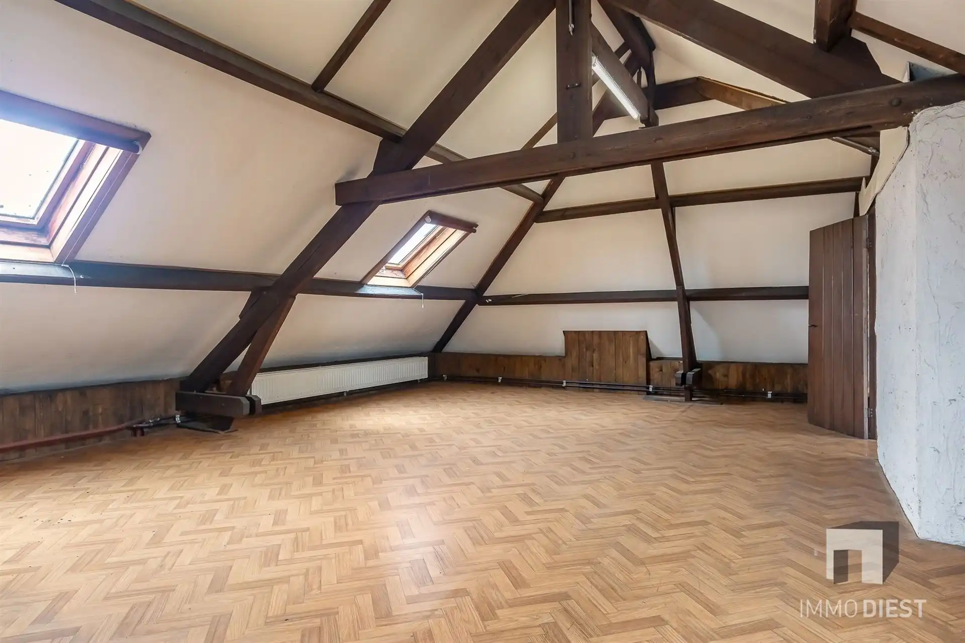 Elegante woning met vele mogelijkheden, gezellige tuin en dubbele garage foto 41