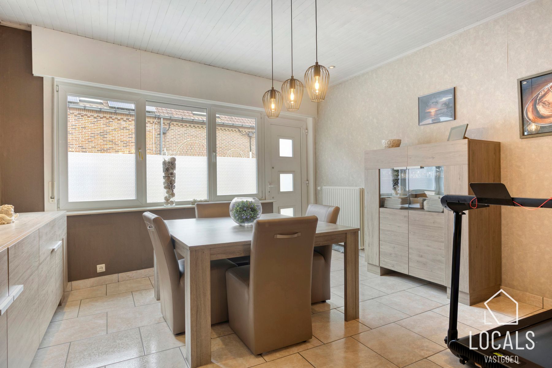 INSTAPKLARE WONING MET 4 SLAAPKAMERS  + TUIN EN GARAGE foto 5