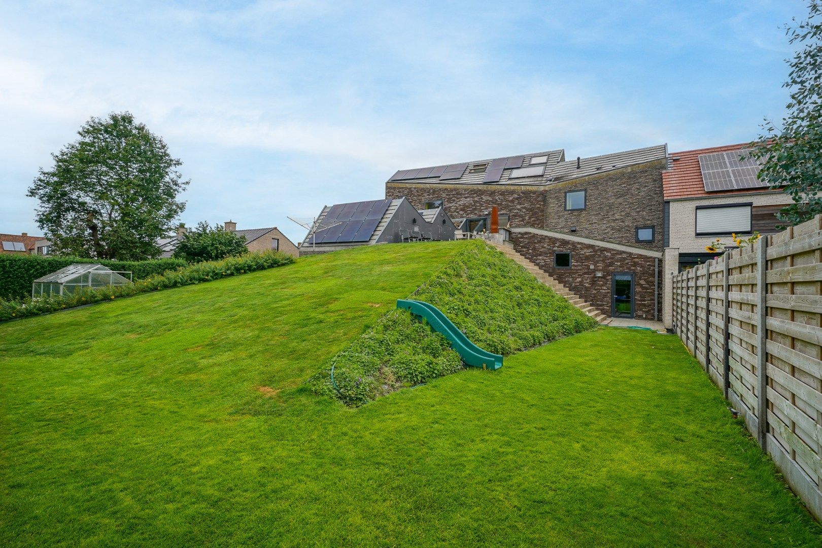 Unieke en recente woning met ruime loods in Oudenburg foto 18