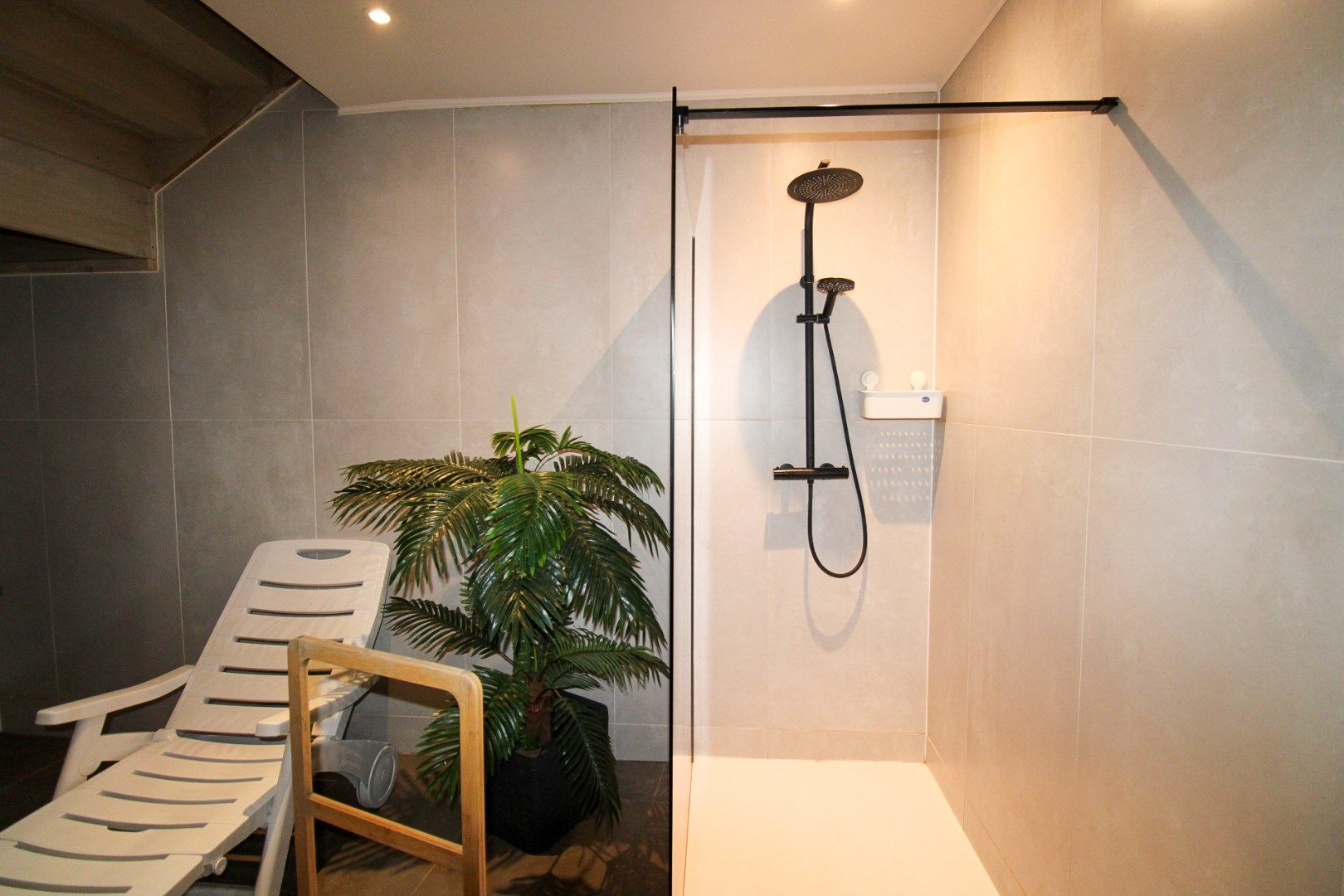 Veelzijdig handelshuis met woonst en luxueuze B&B op toplocatie aan de Markt van Temse! foto 16