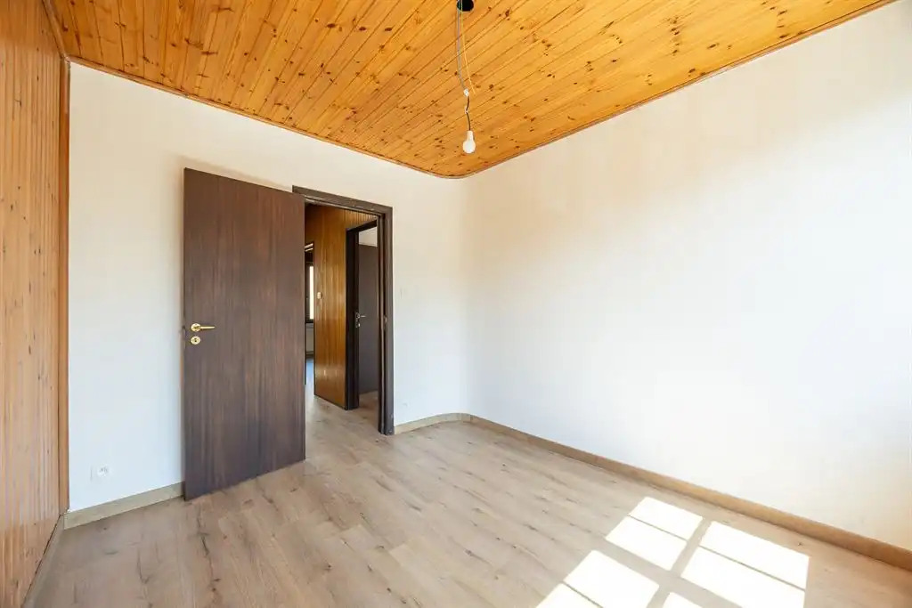 Instapklare gezinswoning met 3 slpk, XL-garage en tuin foto 18