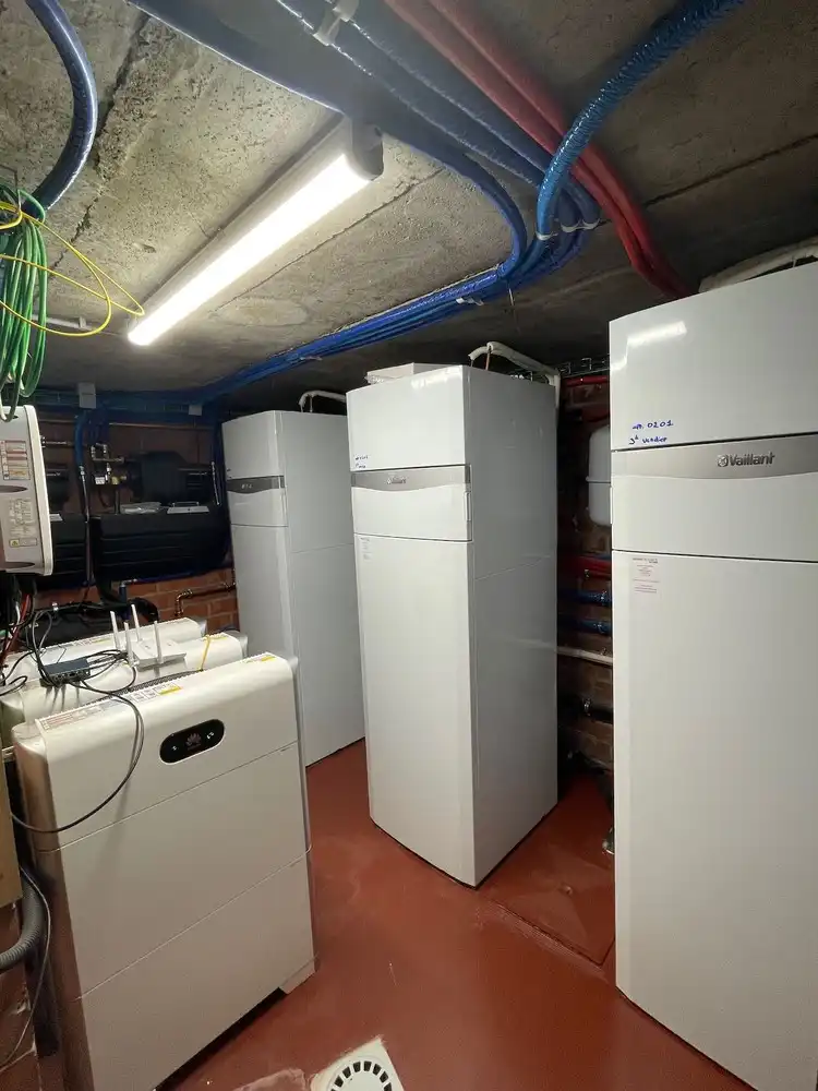 Prachtig afgewerkt en energetisch gerenoveerd gelijkvloers appartement op topligging met grote garagebox foto 16