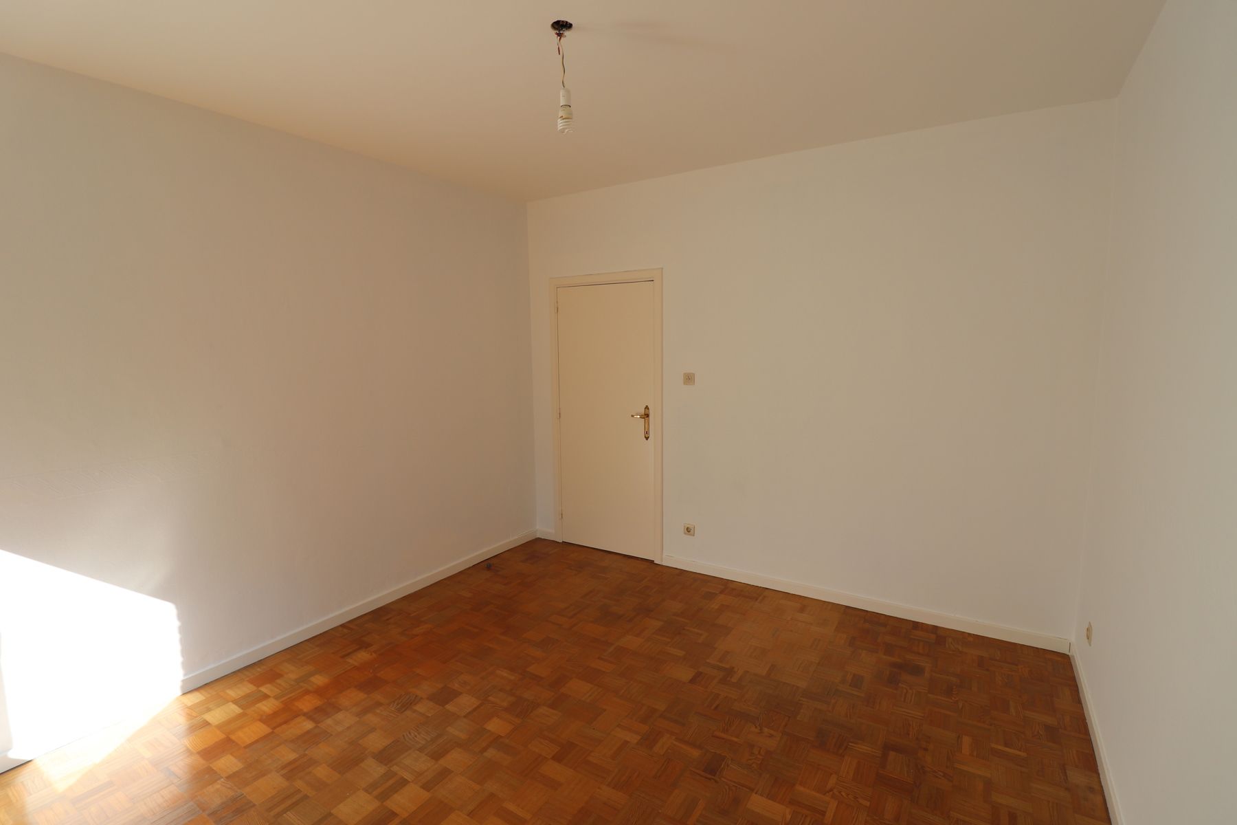 Charmante villa met 5 slaapkamers op een perceel van 1.785m² - Gelegen in een rustige en kindvriendelijke verkaveling. foto 11