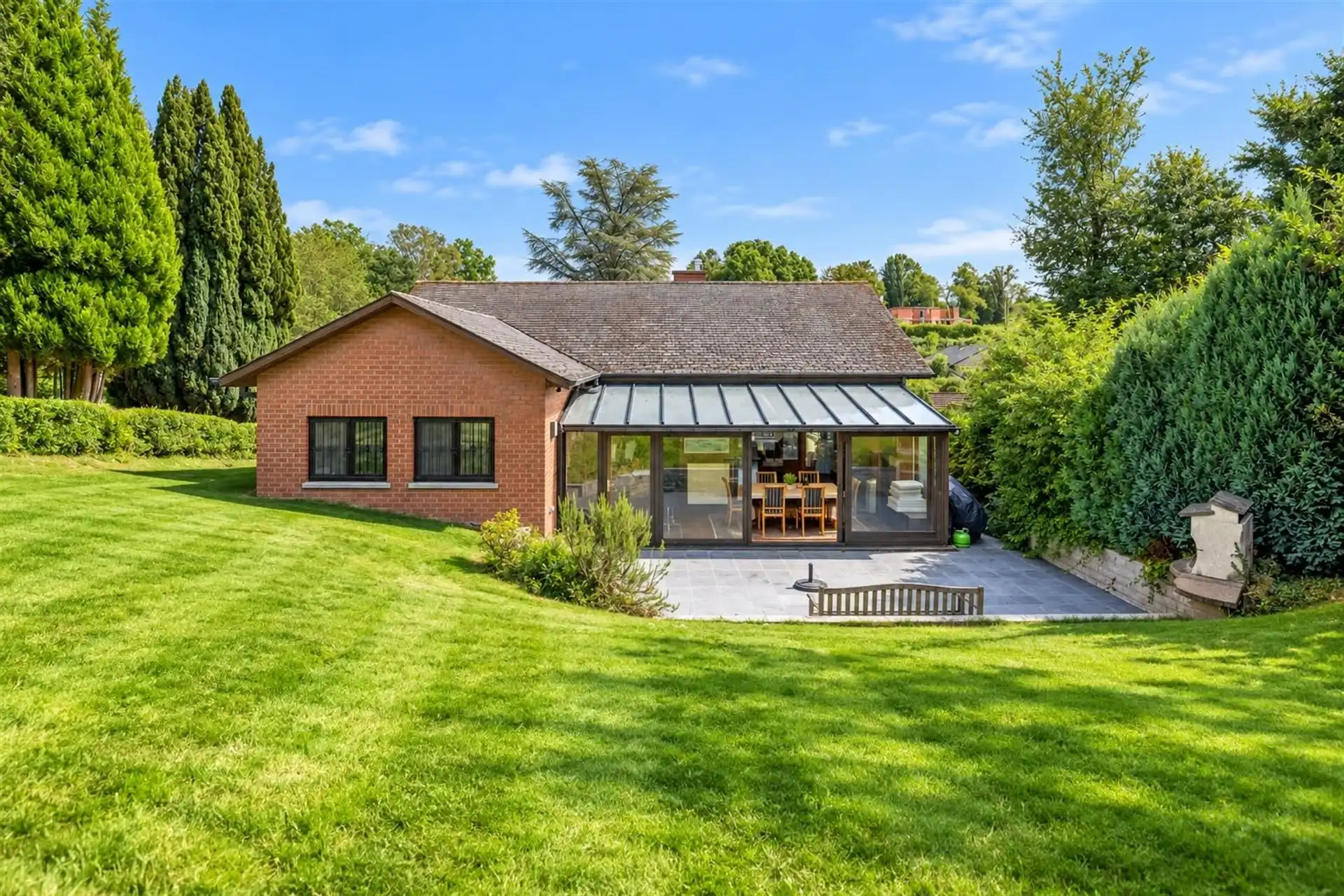 Perfect onderhouden villa in rustige straat foto 3