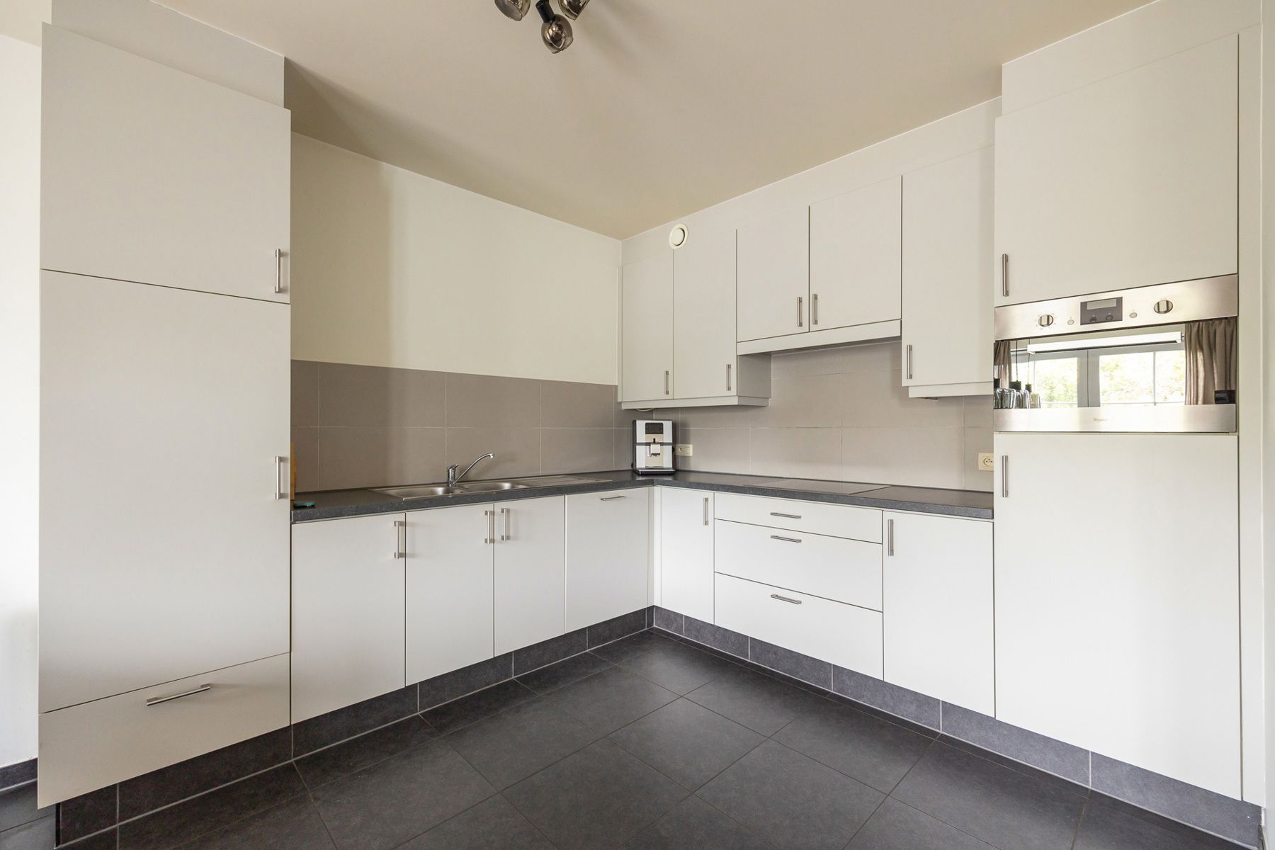 Ruim duplex-appartement (144m²) met 3 slaapkamers, 2 badkamers, 2 terrassen, zolderberging en autostaanplaats. foto 10