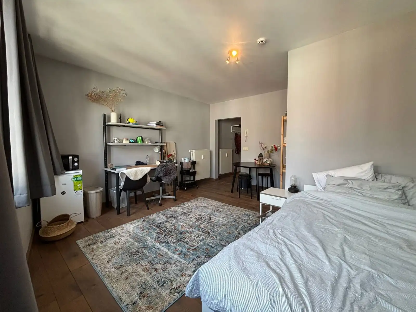 Furnished room Leuven City Center. STUDENTS ONLY foto {{pictureIndex}}