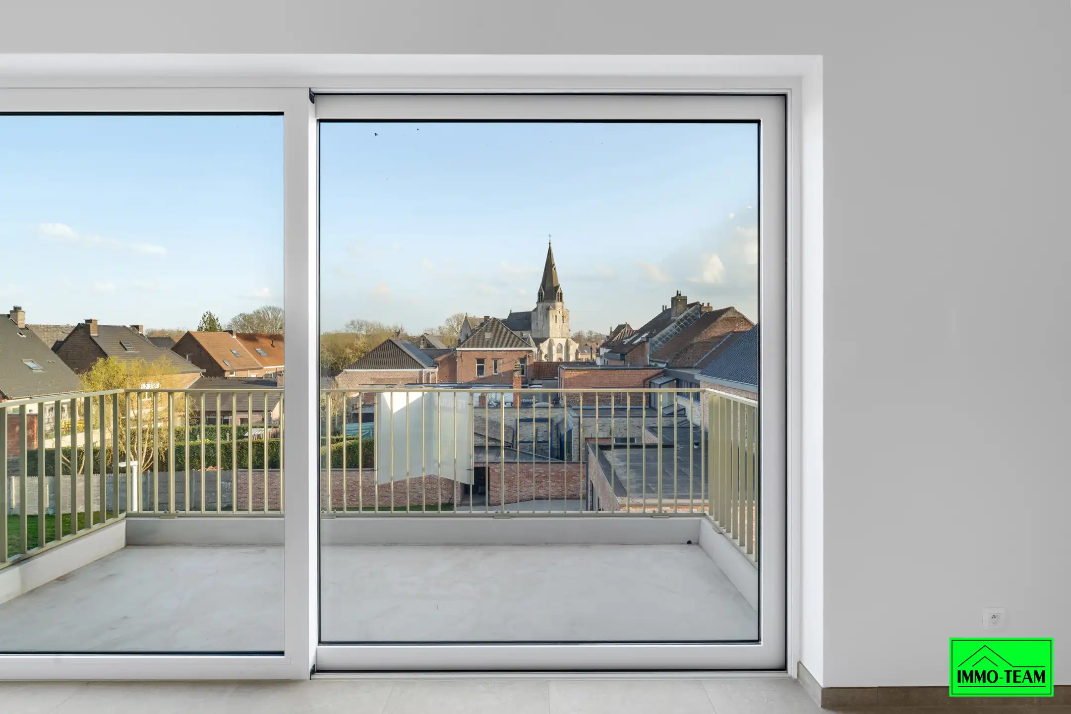 Nieuwbouwappartement met terras en autostaanplaats foto 14