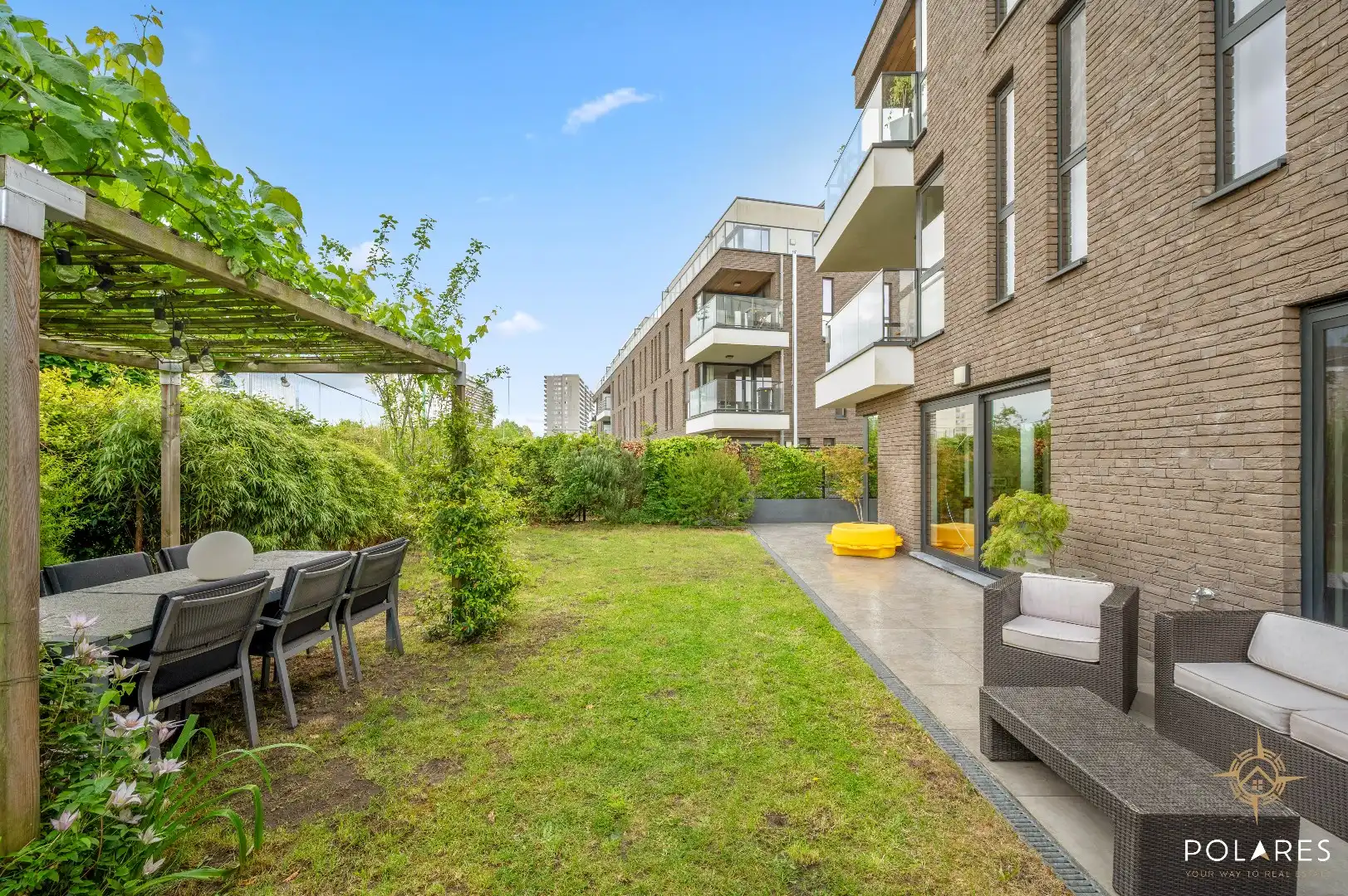 Instapklaar en energiezuining appartement met zonnige tuin en staanplaats foto 25