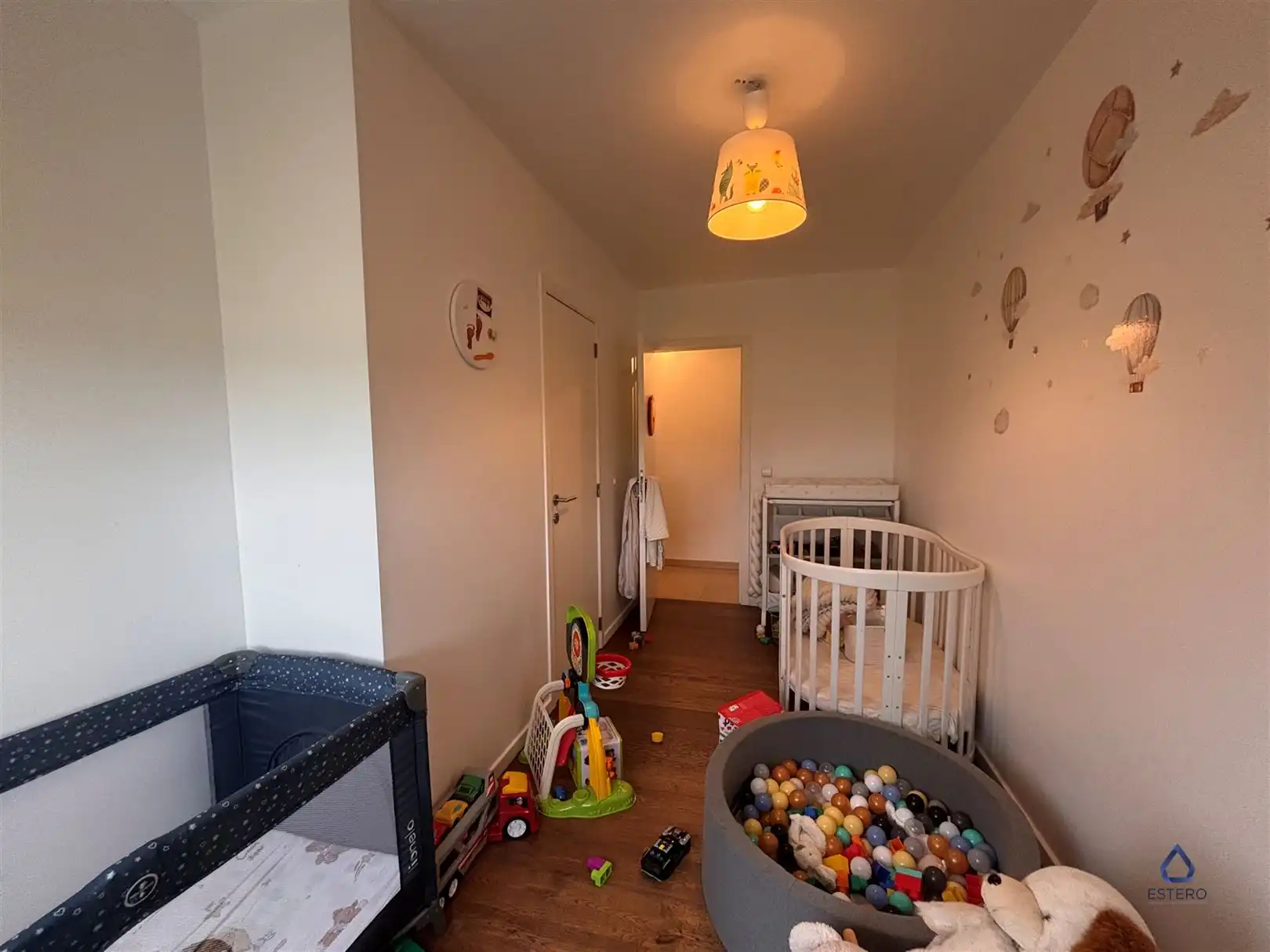Ruim en lichtrijk appartement met 3 slaapkamers en terras foto 17