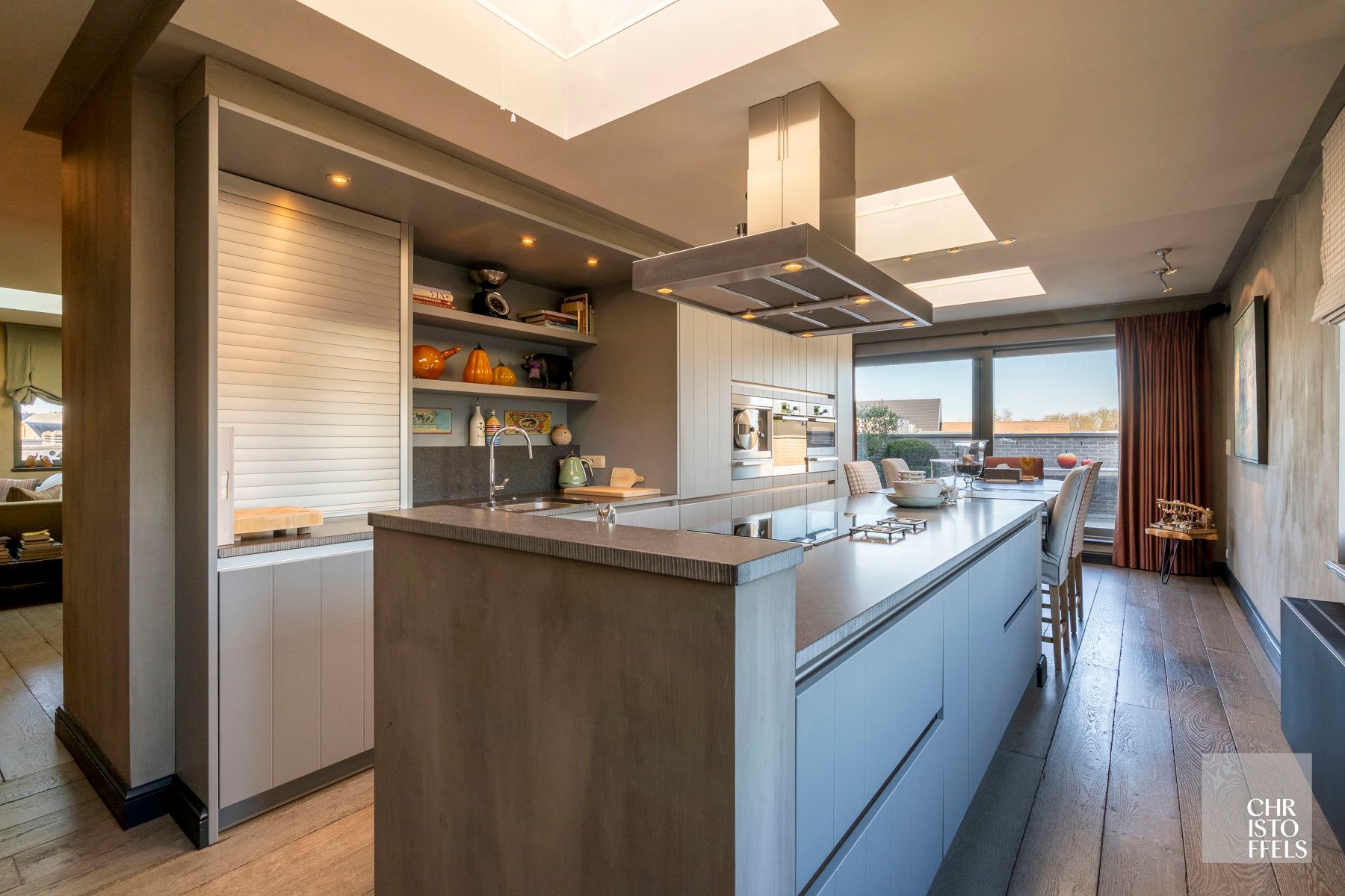Luxe penthouse van 239m² met 34m² terrassen in hartje Zutendaal! foto 3