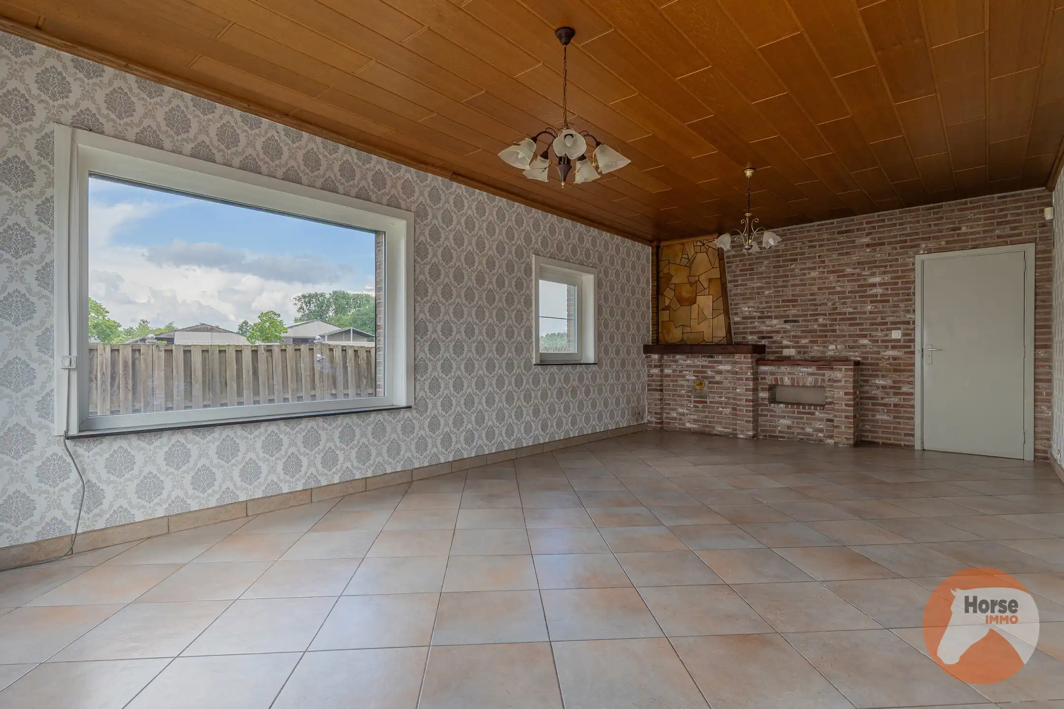 HOFSTADE - Charmante gelegen woning met bijgebouwen en weide foto 5