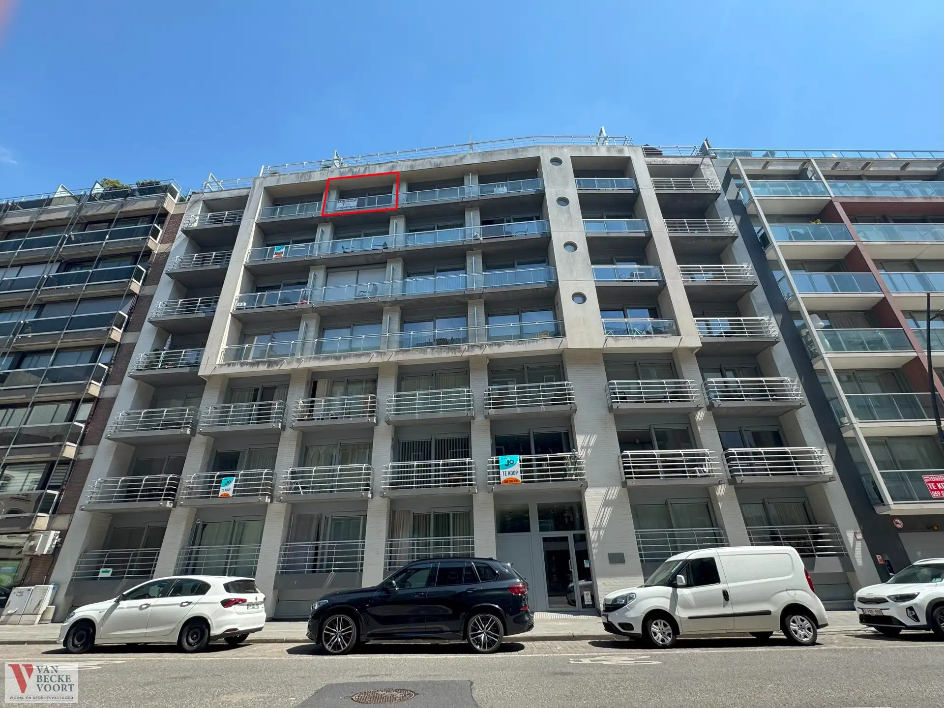 Hedendaags studio foto {{pictureIndex}}