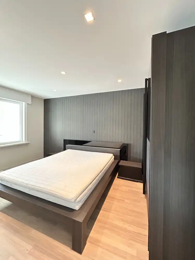 Gemeubeld appartement te huur op de zeedijk van Oostende foto 8