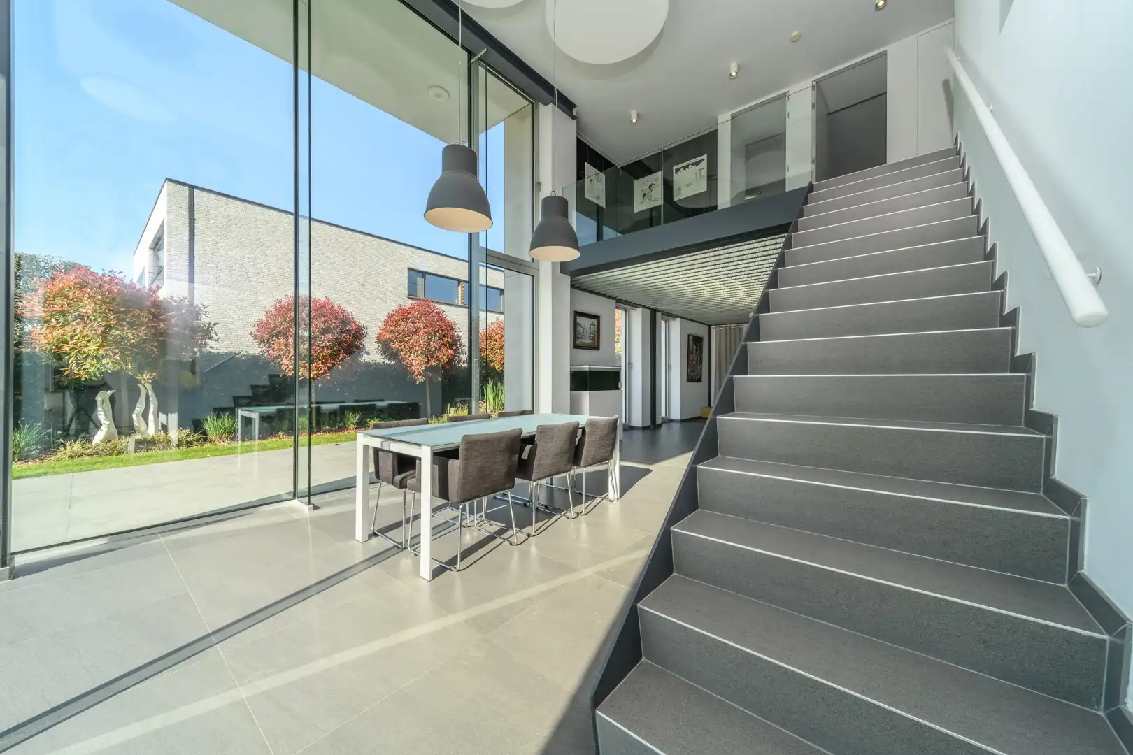 Zeer ruime, moderne en luxueuze villa foto 6