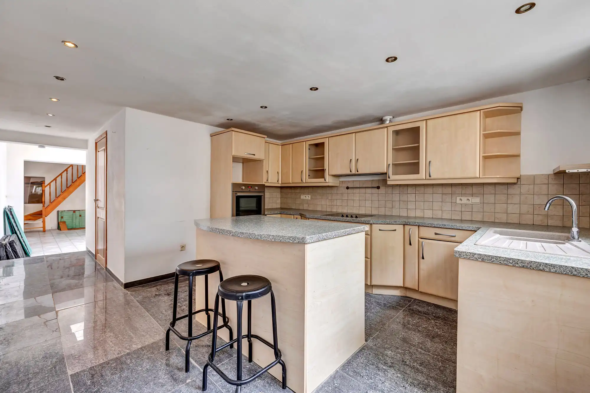 Charmante starterswoning in het rustige Meerbeke foto 9