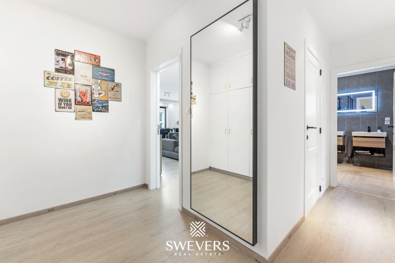 Volledig gerenoveerd appartement van 102 m² met ruim terras en garagebox foto 15