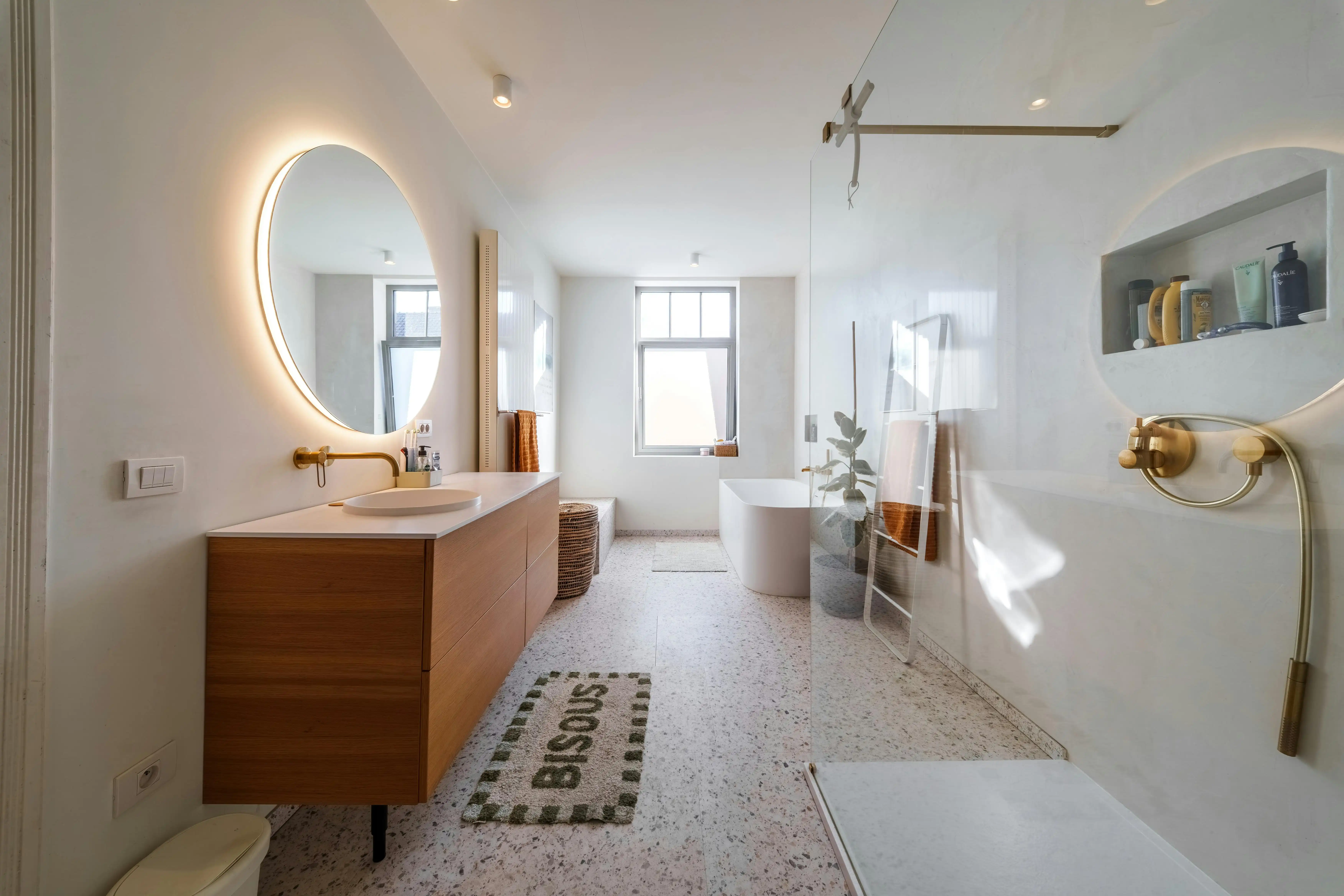 Instapklare herenwoning met ruim bijgebouw  foto 7