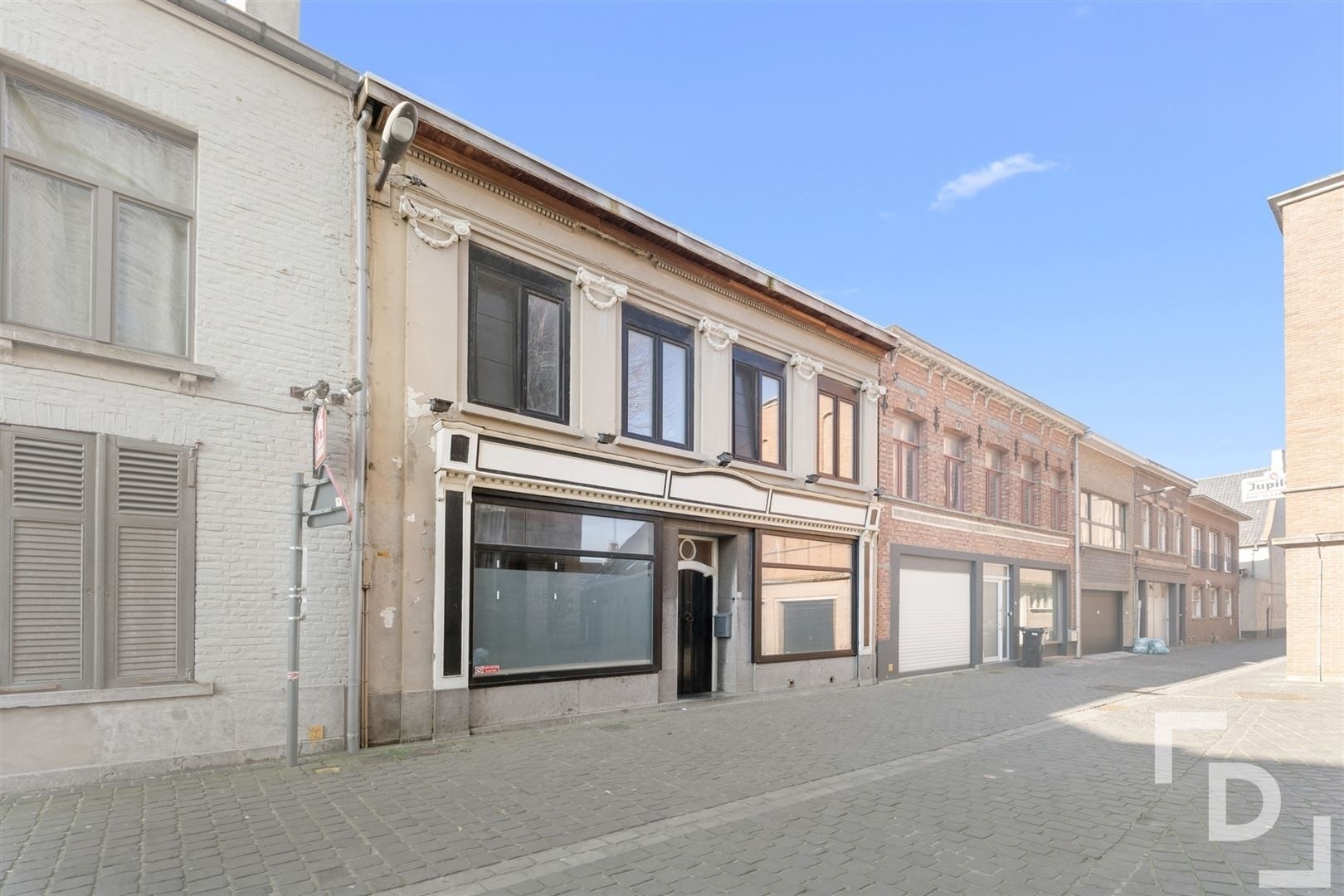 Starterswoning op centrale locatie in Poperinge. foto 17