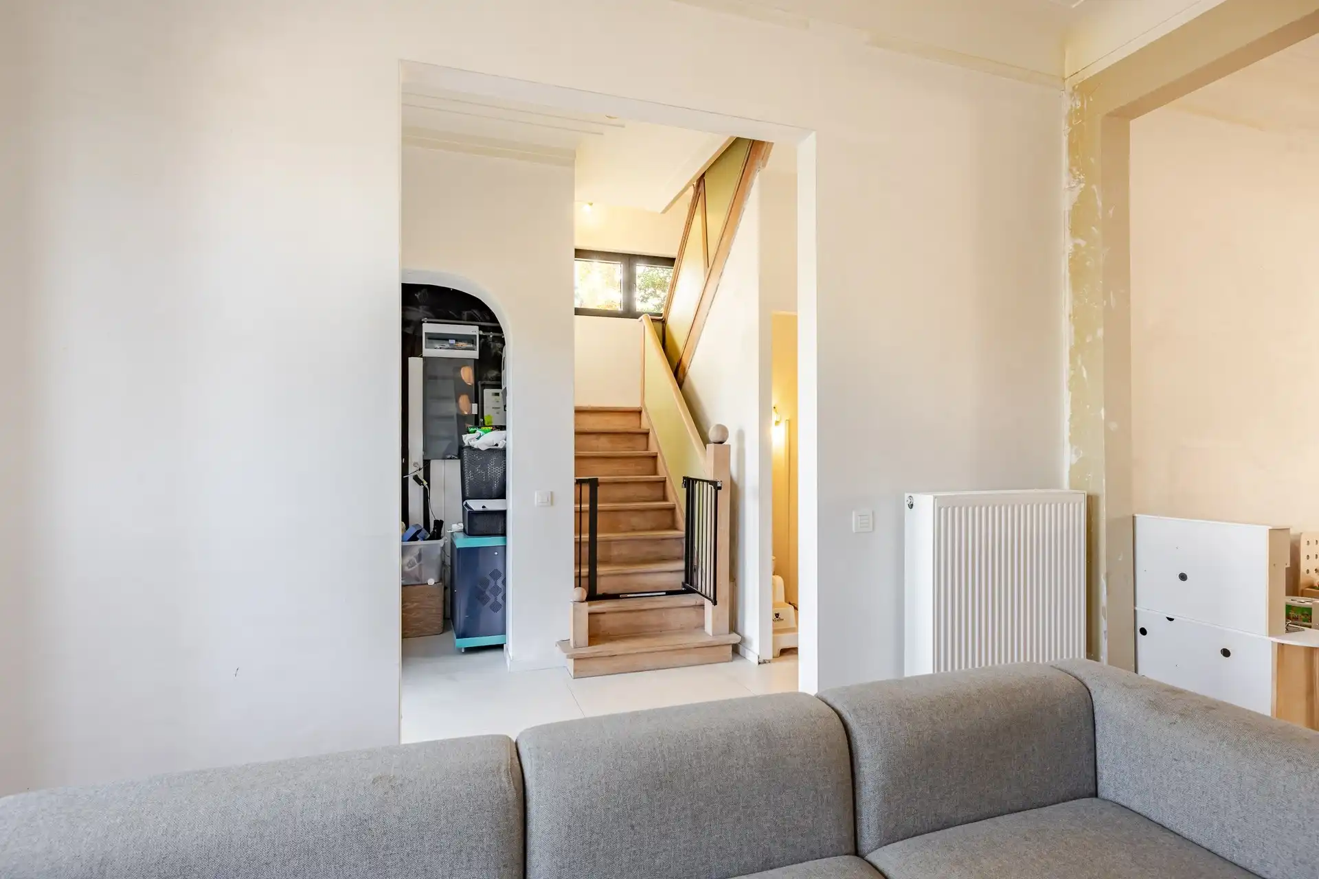 Karaktervol herenhuis met art-decoallure, ruime magazijnen en zuidgerichte tuin  foto 3
