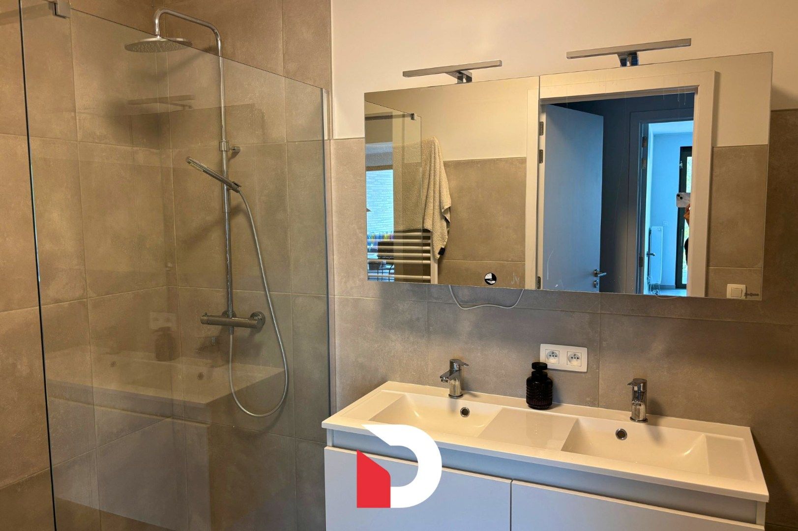 Recent appartement met 2 slaapkamers en ruim terras nabij Brugge  foto 7