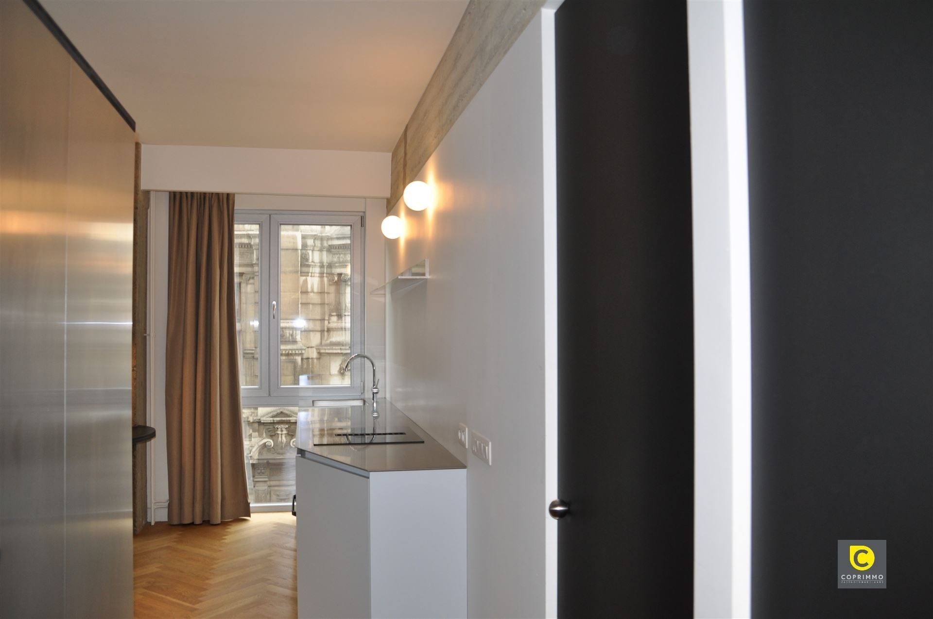 Gemeubelde designstudio op topligging aan het Mechelsplein foto 12