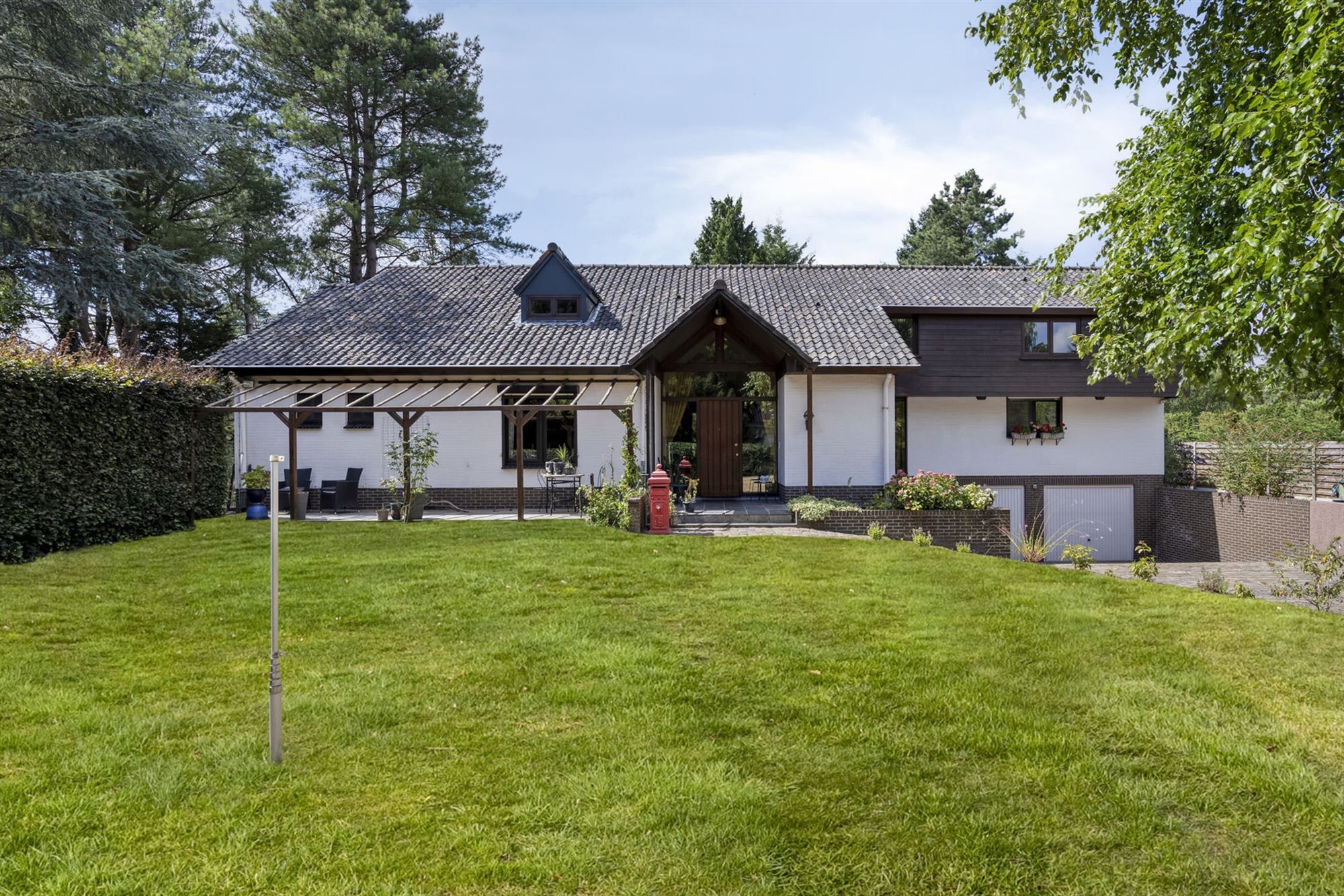Charmante villa in rustige villawijk nabij NL-grens foto 3