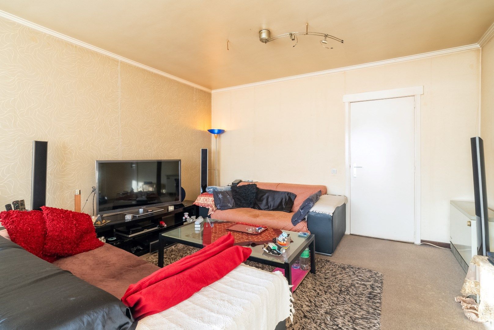 Te renoveren appartement op centrale ligging foto 3