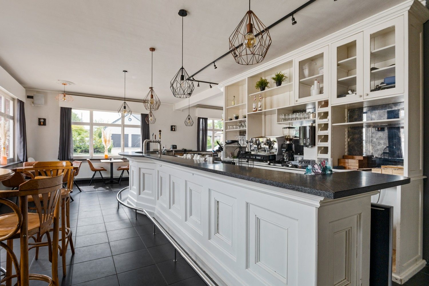 Renovatieproject met potentieel voor ruime ééngezinswoning te Putte foto 6