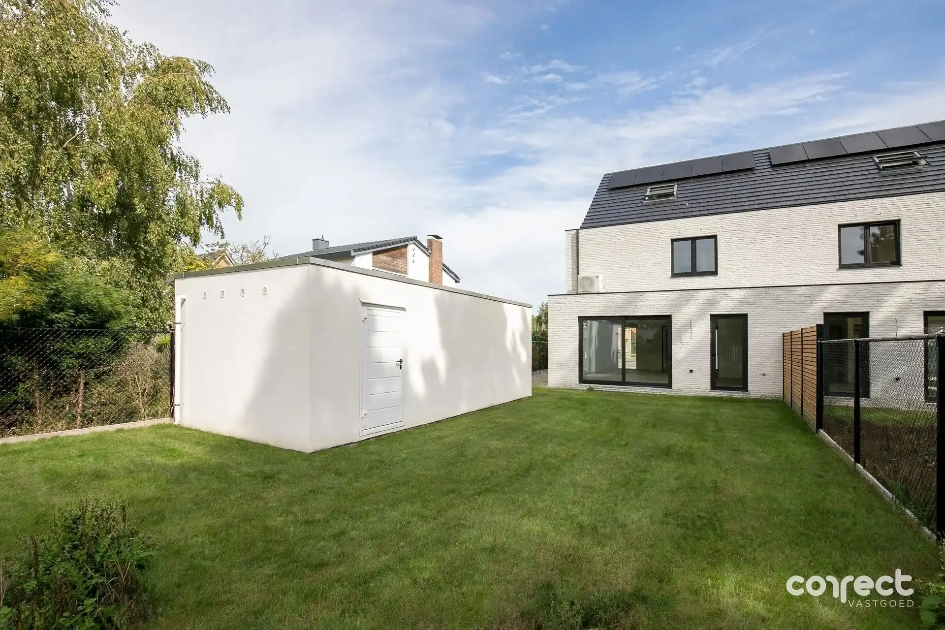 Moderne halfopen nieuwbouwwoning met een grote bew. opp. van 200 m². foto 17