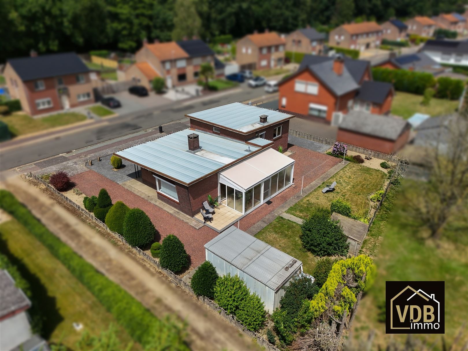 WONING MET 3 SLAAPKAMERS - GARAGE EN LEUKE TUIN foto 11