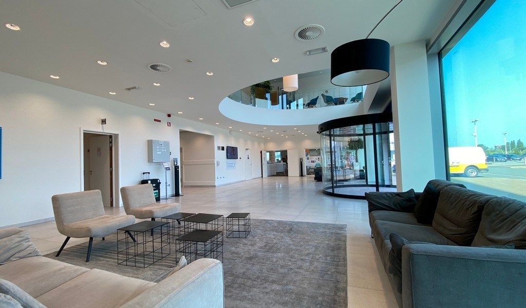 Kantoorgelijkvloers te huur in Blue Towers op topligging bij klaverblad in Gent foto 2