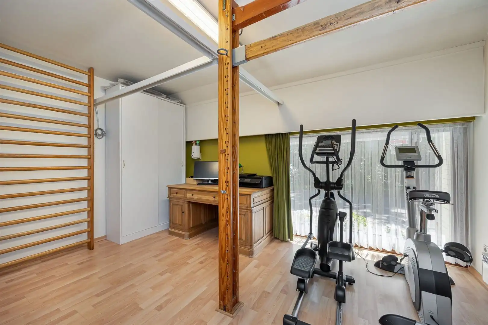 Karaktervolle woning met veel ruimte en prachtige tuin! foto 13