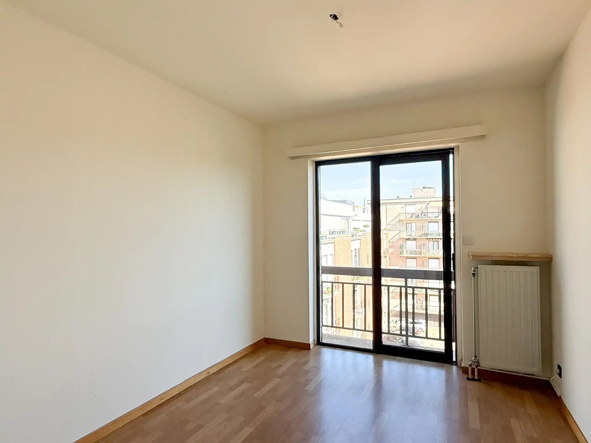 Appartement met twee slaapkamers en twee terrassen in het centrum van Beveren foto 10