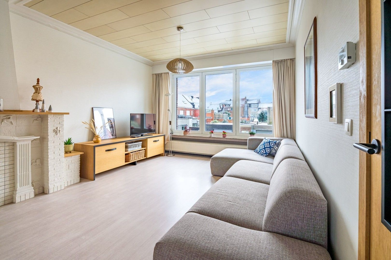 Instapklare woning met garage in een rustige straat! foto 3