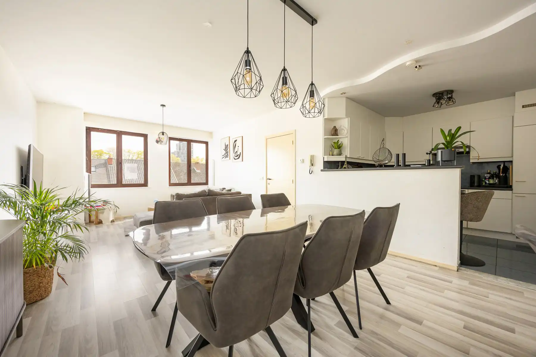 Een appartement op de 2de verdieping met 2 slaapkamers, terras en garage.  foto 4