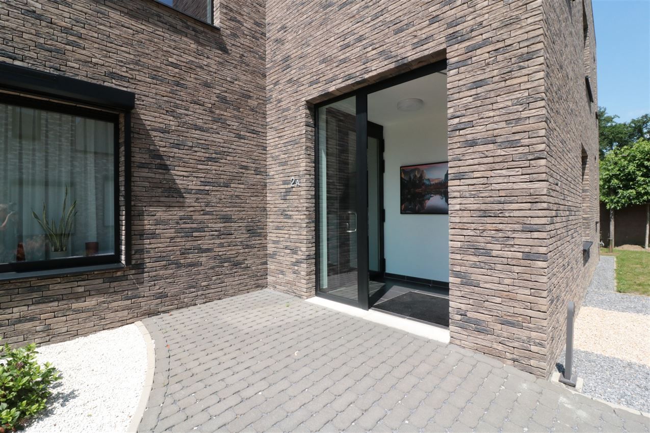 3 appartementen en 4 autostaanplaatsen foto 13