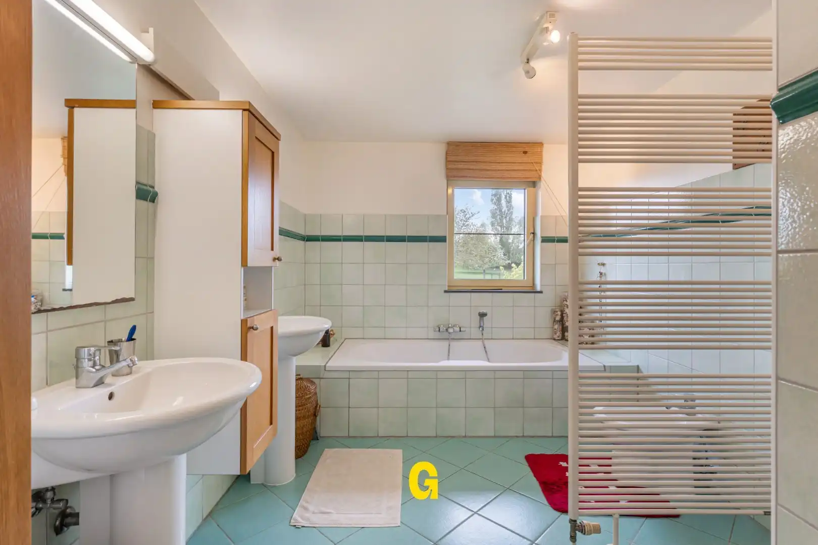 Uitstekend heropgebouwde karakterwoning op 50 are, in een gegeerde rustige omgeving met zicht op de omliggende velden. foto 16