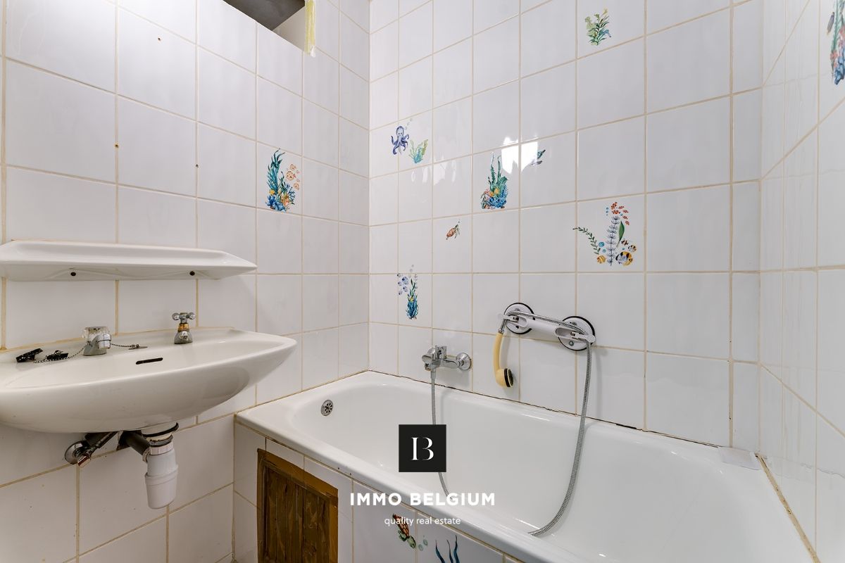 Op te knappen appartement met 2 slaapkamers nabij het centrum foto 6
