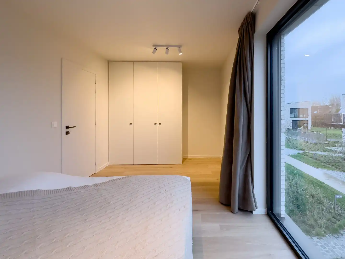 Nieuwbouwwoning te huur in woonwijk Kalvekeetdijk – energiezuinig & rustig wonen foto 9