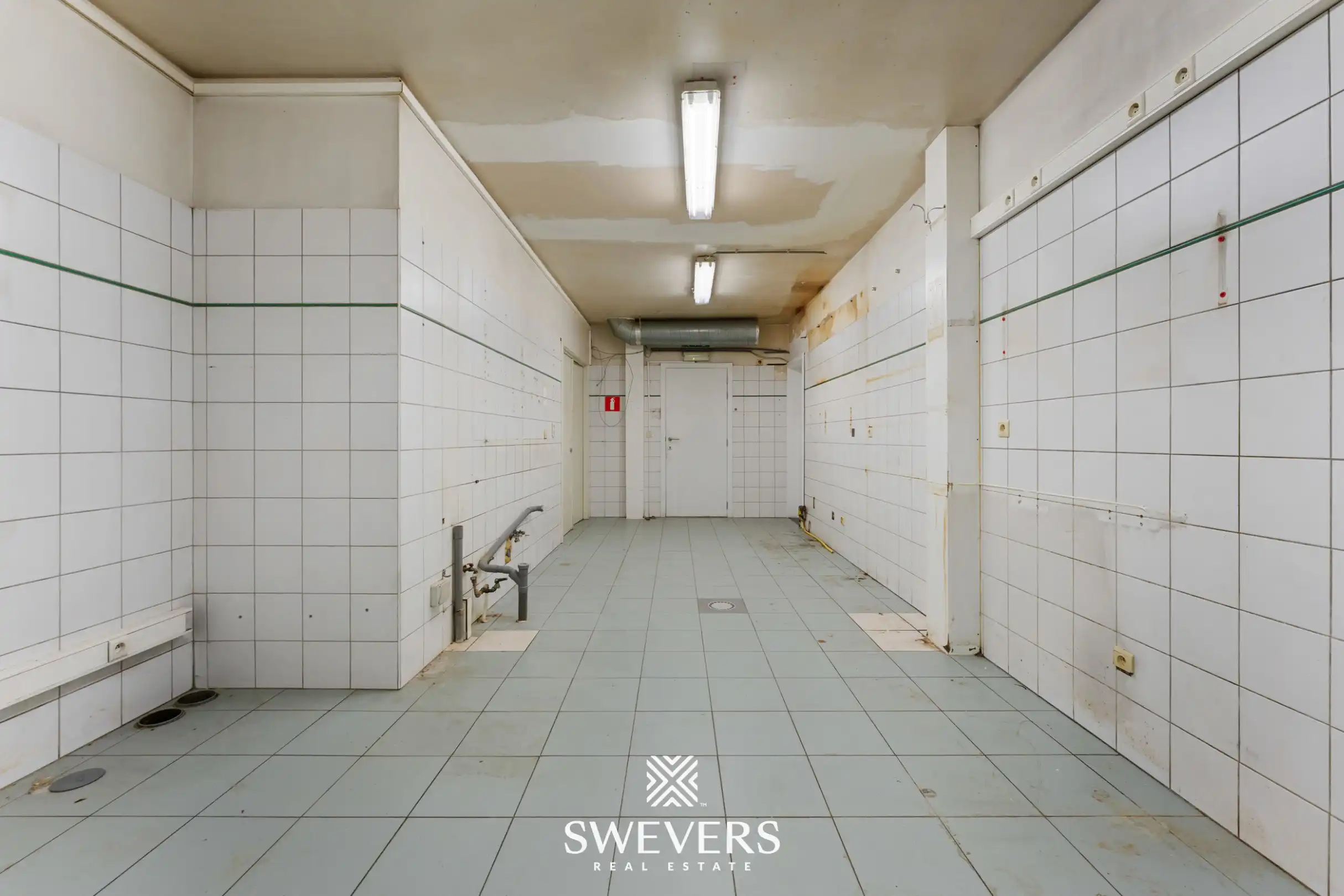 Commerciële opportuniteit met veel visibiliteit en ruimte in het centrum van Beringen foto 26