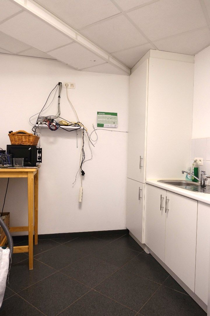 Goed gelegen handelspand op commerciële ligging te Lichtervelde foto 8