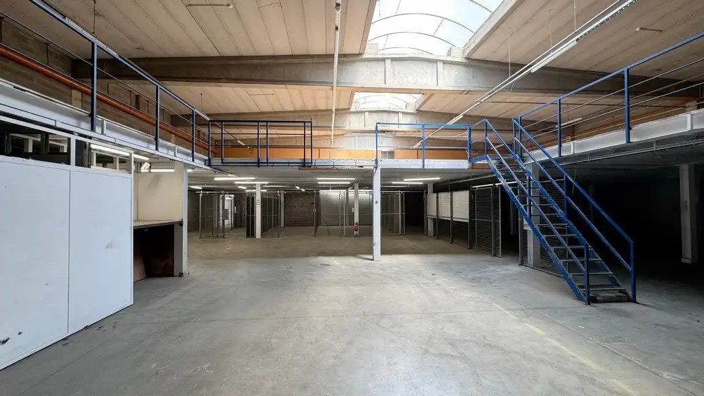 Magazijn met mezzanine te huur nabij A12 en E19 in Aartselaar Business Estate foto 9