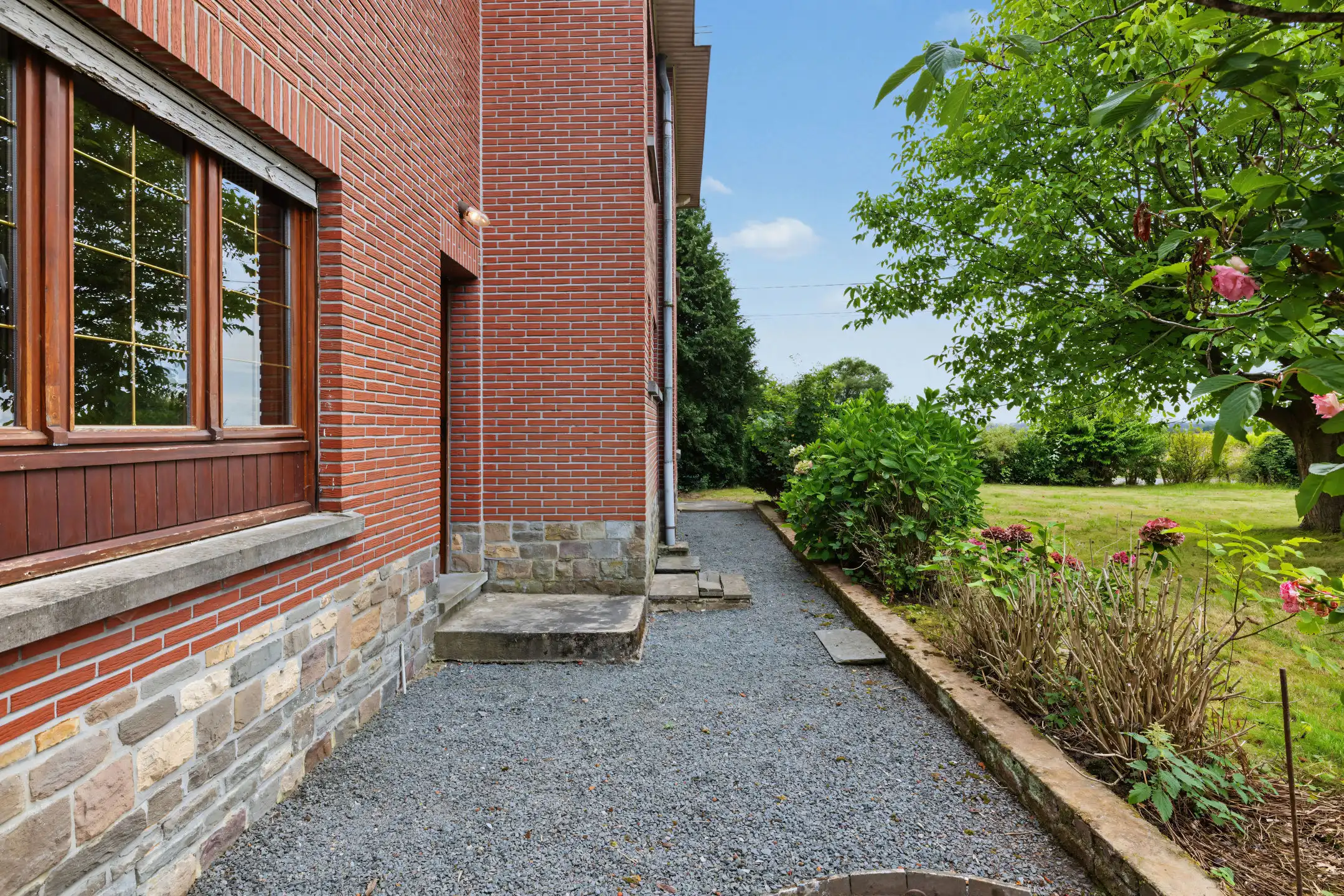 Karakterwoning met veel lichtinval op 70a foto 4