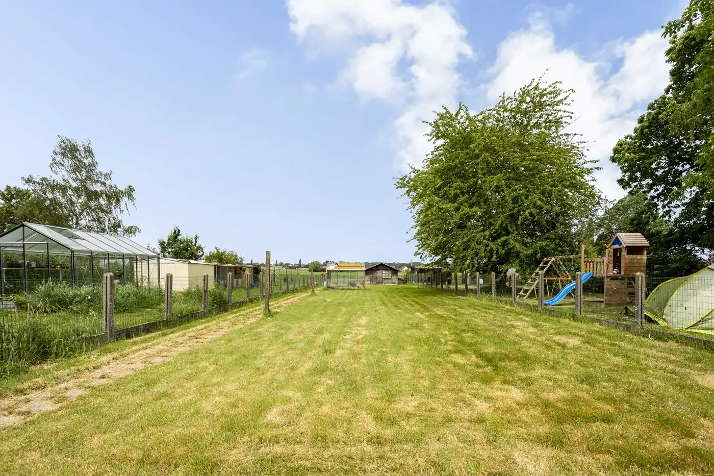 Gezinswoning met garage en grote tuin in Gullegem foto 23
