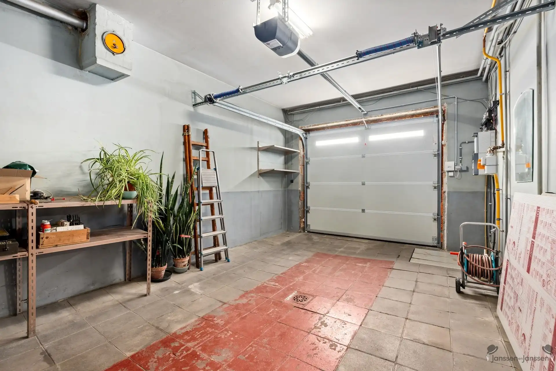 Op te frissen bel-etage met 3 slpk's in Schoten foto 12